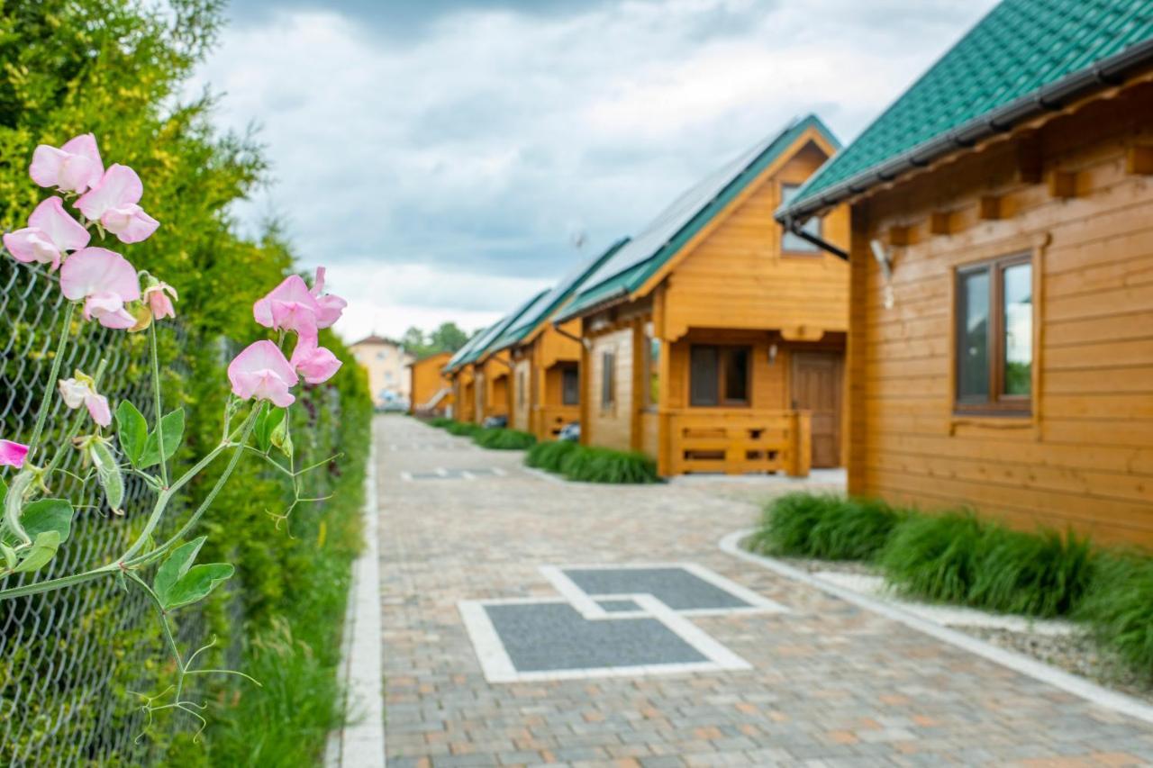 Domki, Apartamenty I Restauracja Wloczega Gąski Exterior foto